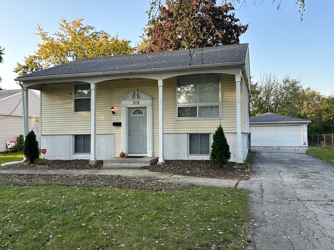 Primary Photo - 315 E Rose St