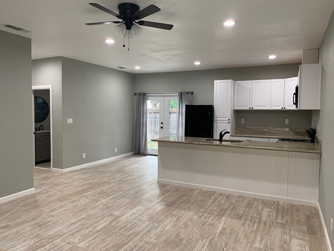 Foto principal - 506 Bunce Rd