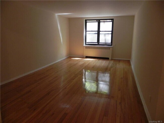 Foto del edificio - 46 Schenck Ave