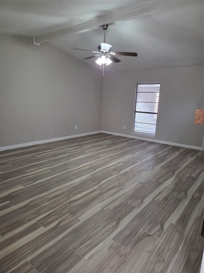 Building Photo - 527 Tara Plantation Dr