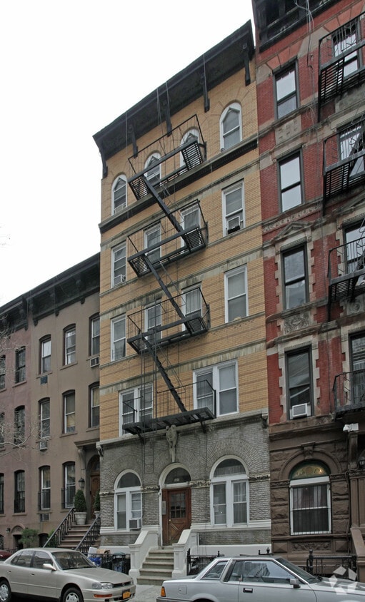 Building Photo - 307 E 18th St