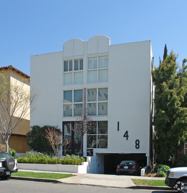 Foto del edificio - 148 S Reeves Dr