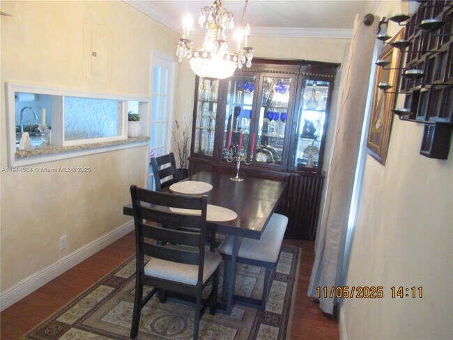 Foto del edificio - 800 NE 6th St