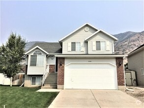 Building Photo - 1454 Fowler Ave