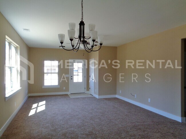 Building Photo - DEPOSIT PENDING!!! Town Home in Gardendale!