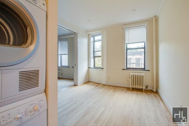 Building Photo - East 18th Street