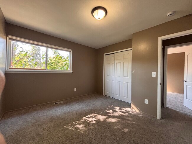 Building Photo - 20221 Tireman St