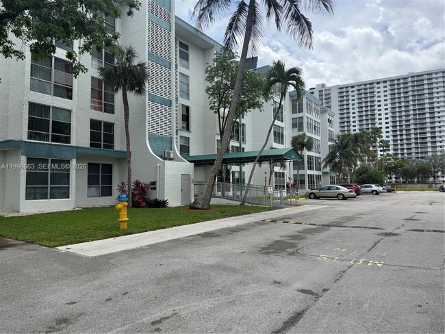 Building Photo - 17560 Atlantic Blvd