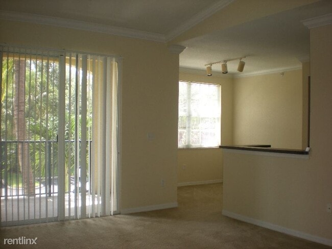Building Photo - 1 br, 1 bath Condo - 15015 Michelangelo Blvd