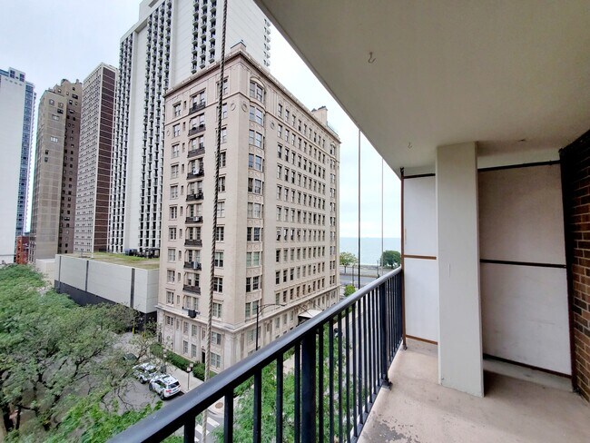 Foto del edificio - 71 E Division St