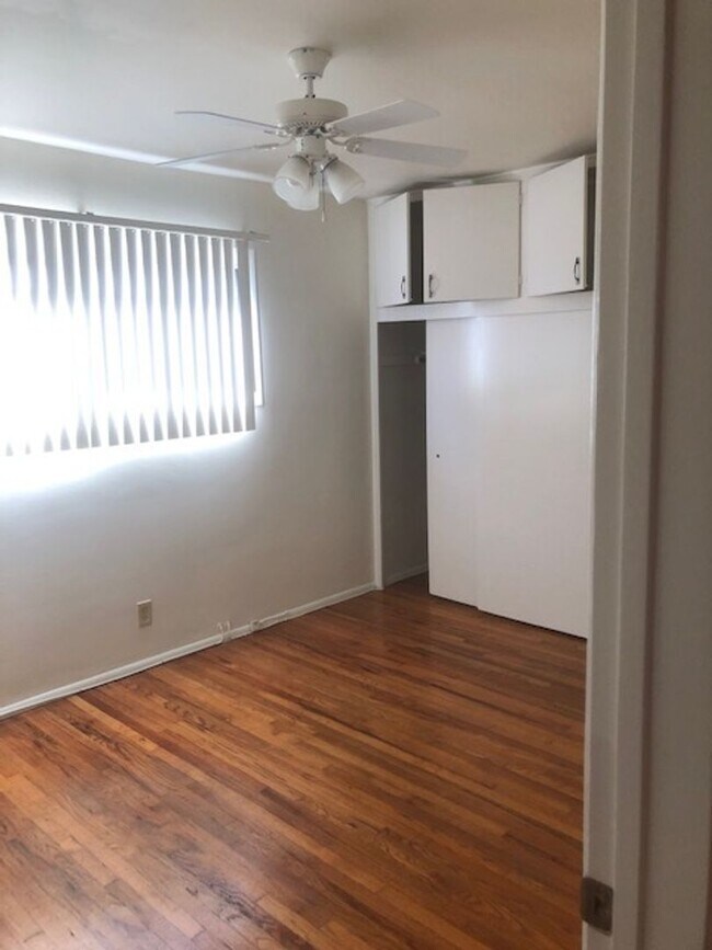 Building Photo - Downtown Huntington Beach Unit