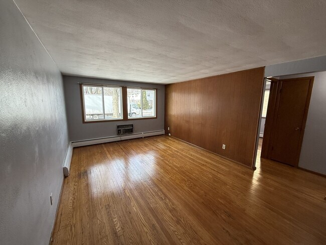 Foto del edificio - 2413 Calypso Rd