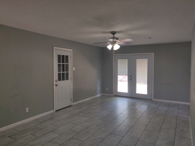 Main Living Room - 2613 Mulberry Ln