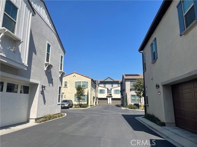 Building Photo - 535 Embrook Way