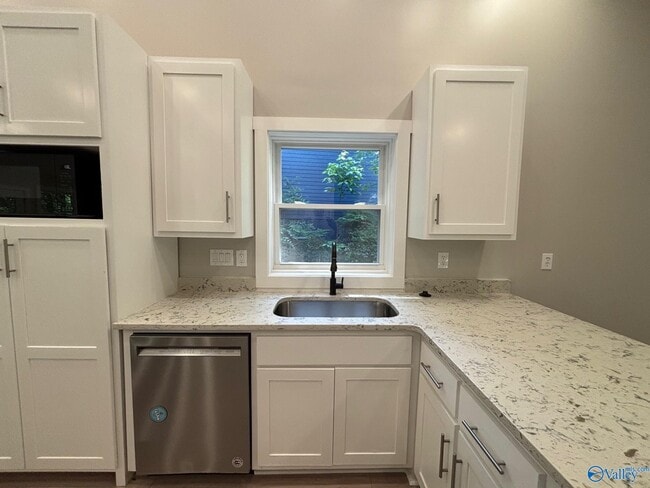 Building Photo - 245 Pine Ridge Rd