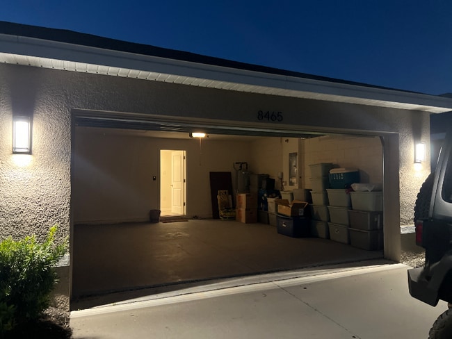 Building Photo - 8465 Bower Bass Cir