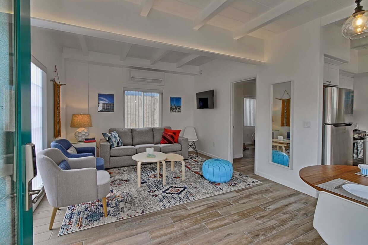 Primary Photo - 1076S - Seaward Beach Modern Bungalows