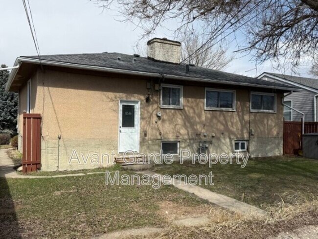 Photo du bâtiment - 11635-1111a 111a Ave NW