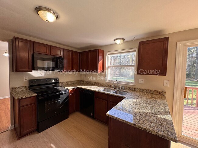 Foto del edificio - 104 Benedict Ln