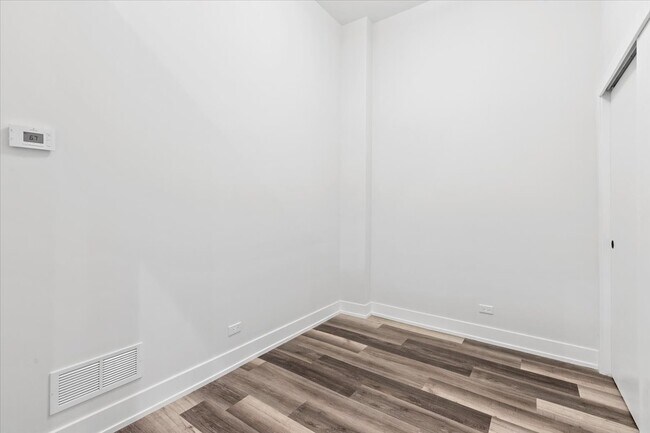Foto del edificio - 2317 N Clark St