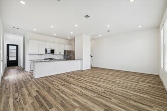 Building Photo - 5518 Amber Brook Ln