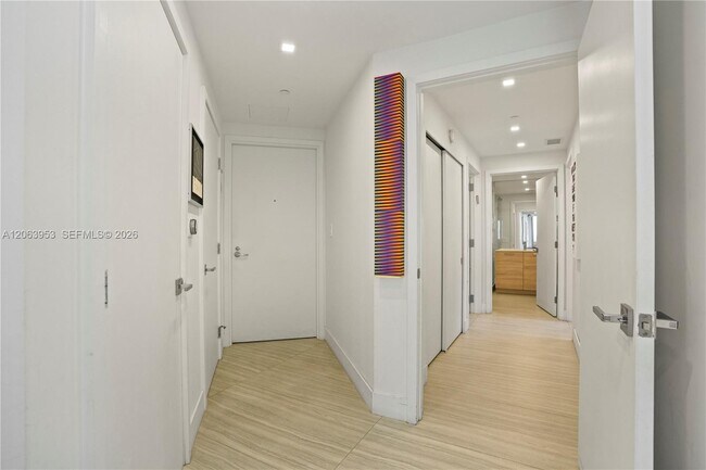 Foto del edificio - 16385 Biscayne Blvd