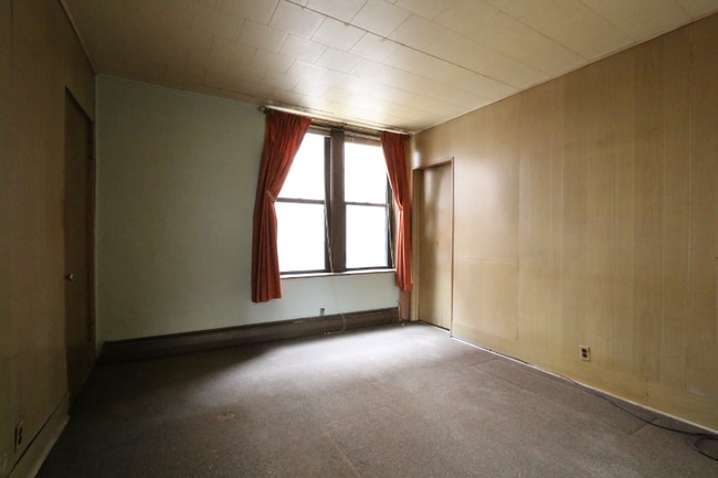 Building Photo - 1116 W Polk St