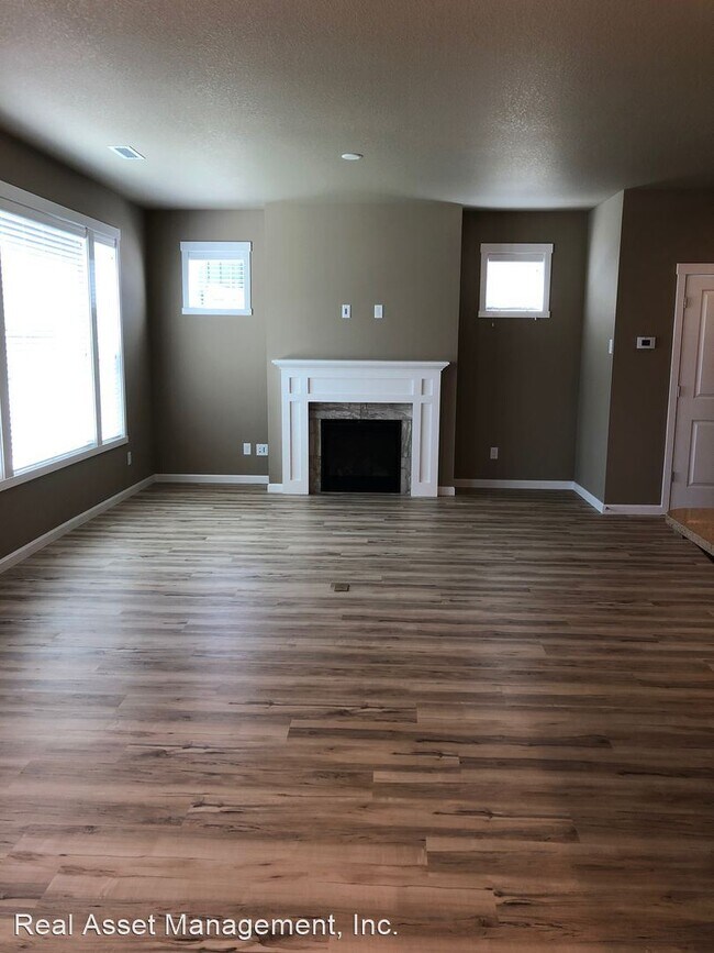 Foto del edificio - 3 br, 2.5 bath House - 10213 NE 106th Cir
