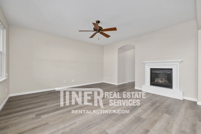 Foto del edificio - 3152 Overton Way