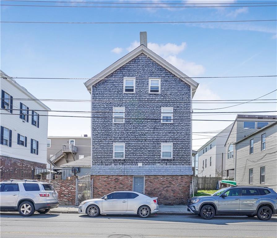 Foto principal - 1081 Bedford St