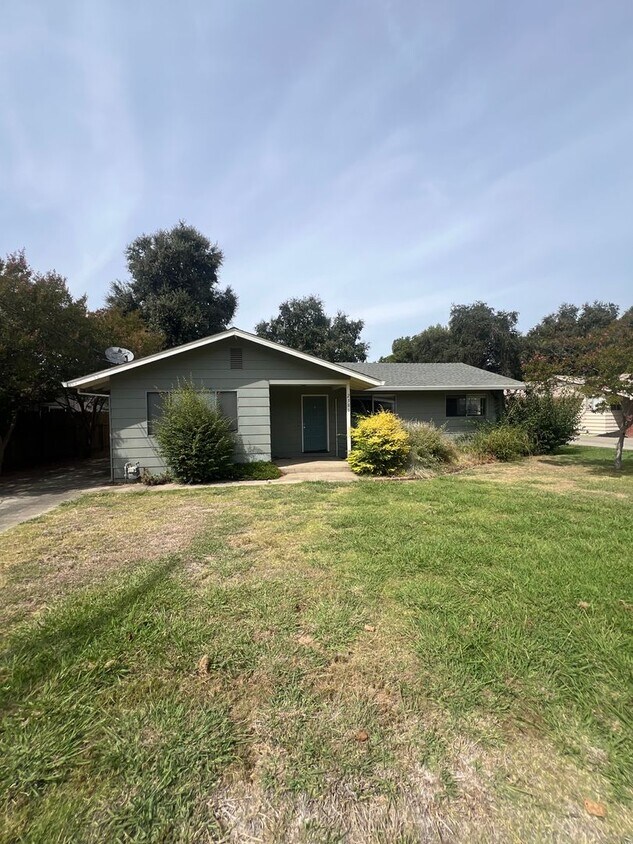 Foto principal - Durham 3 bedroom 2 bath Home, MOVE IN SPEC...