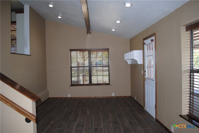 Foto del edificio - 13019 W Adams Ave