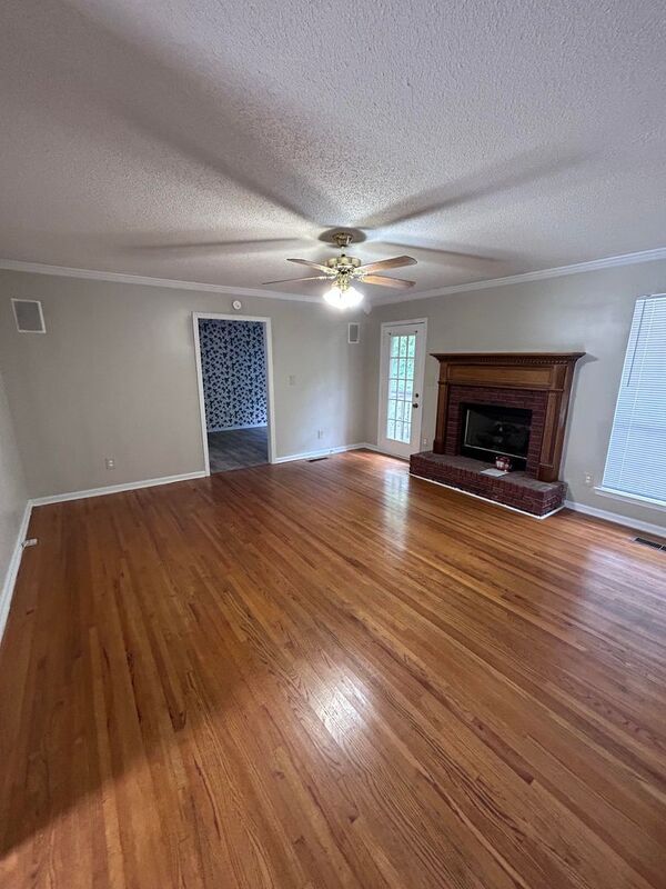 Foto del edificio - 2016 Amanda Ln