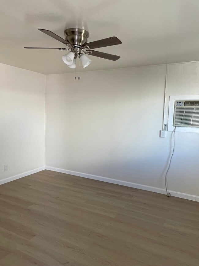 Sala de estar - 7694 14th St