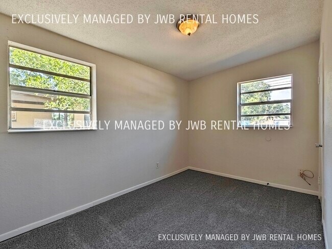 Building Photo - 10271 Monaco Dr