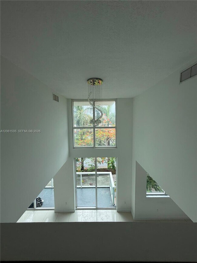 Foto del edificio - 1861 NW S River Dr