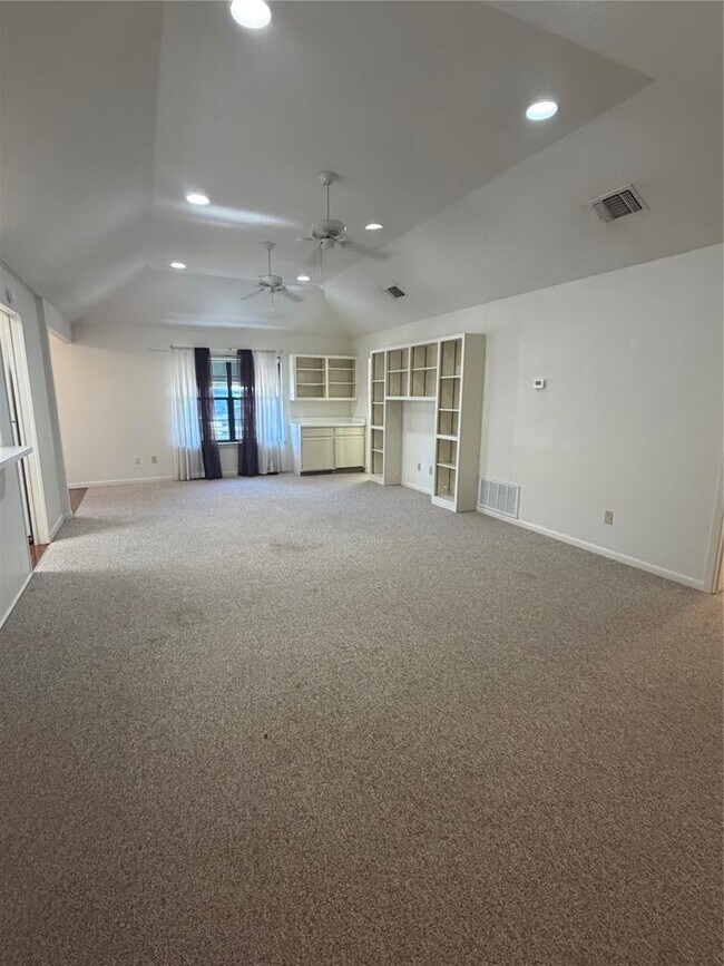 Foto del edificio - 728 W San Antonio St