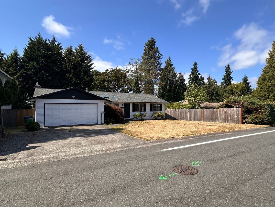 Foto principal - Cozy Woodinville Rambler waiting for its n...