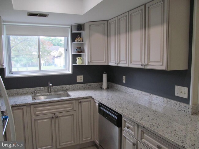 Building Photo - 3212 Gleneagles Dr