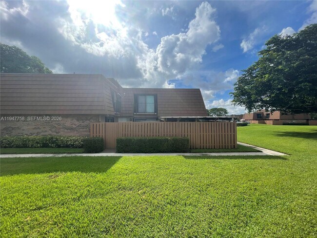 Building Photo - 2588 Garden Ct