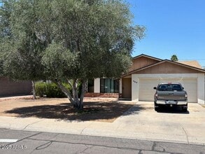 Building Photo - 944 E Concorda Dr