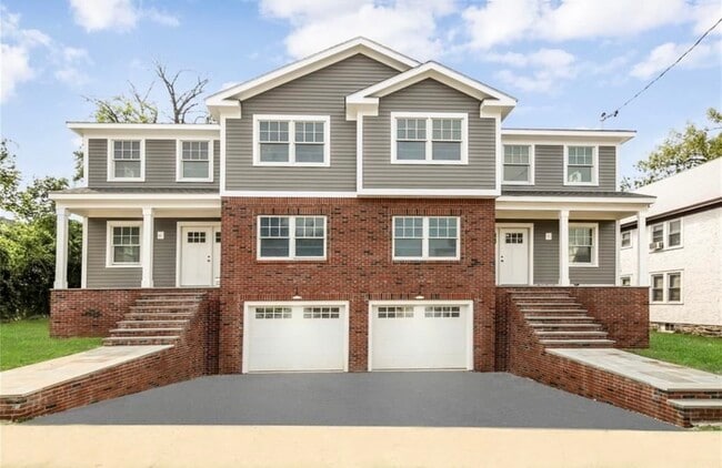 Photo - 13 Webster Ave Townhome