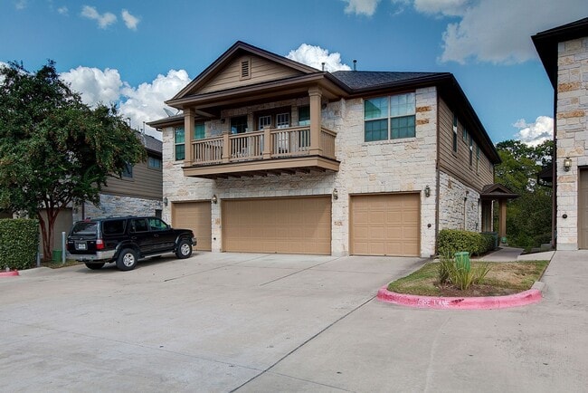 Foto del edificio - Immaculately Maintained 2/2.5 Townhome In ...