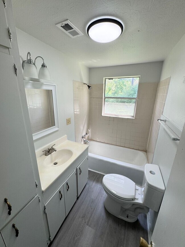 Building Photo - Near Cargill Park!