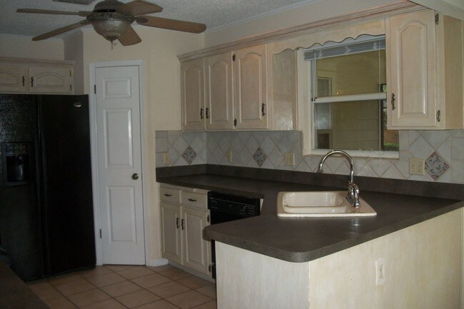 Foto del edificio - 1553 Royal Fern Ln
