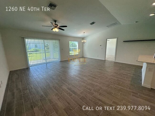 Foto del edificio - 1260 NE 40th Terrace