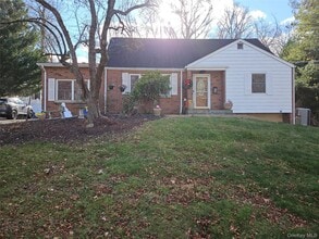 Building Photo - 8 Windmill Ln