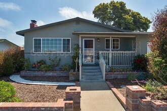 Building Photo - 1384 Darwin St