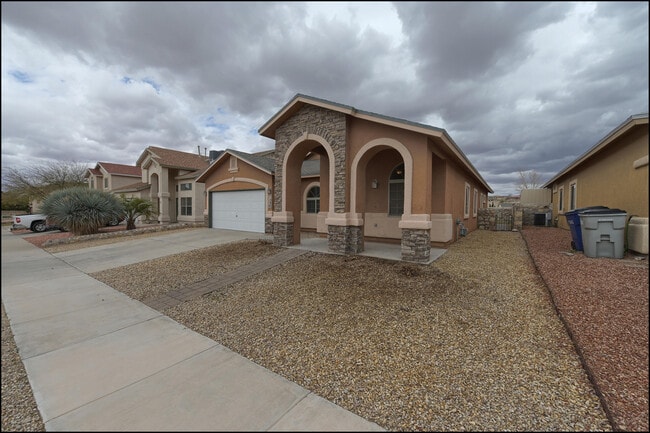 Building Photo - 7093 Century Plant Dr