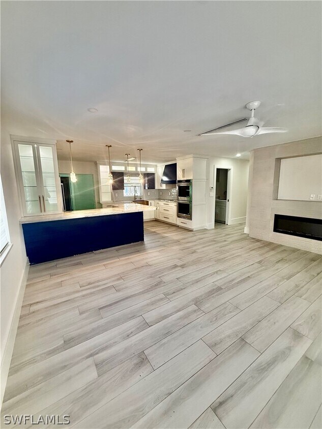 Foto del edificio - 733 Pine Cone Ln